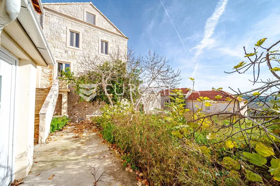 otok korčula, čara, kamena kuća u centru mjesta - slika 46