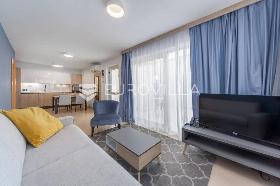 istra, umag, četverosoban opremljen apartman a19 - slika 4