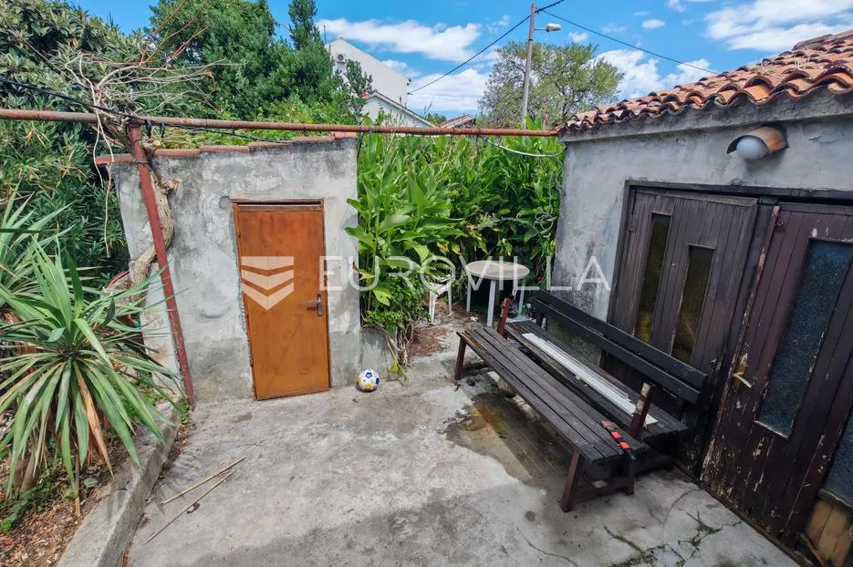 pula, kaštanjer, kuća u nizu 149.24 m², prilika za investitore, top lokacija - slika 9