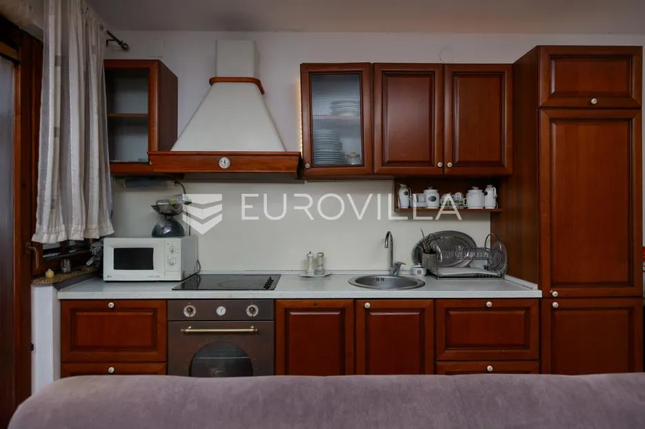 krk, malinska, trosoban stan 72 m² s privatnom okućnicom od 96 m² i parkingom - slika 9