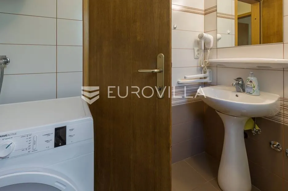 štinjan, prekrasna kuća u nizu s vrtom i pogledom more 300 m² - slika 71