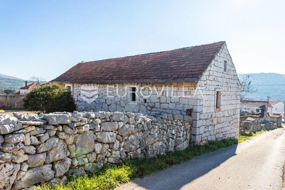 trogir - autohtono dalmatinsko imanje - slika 3
