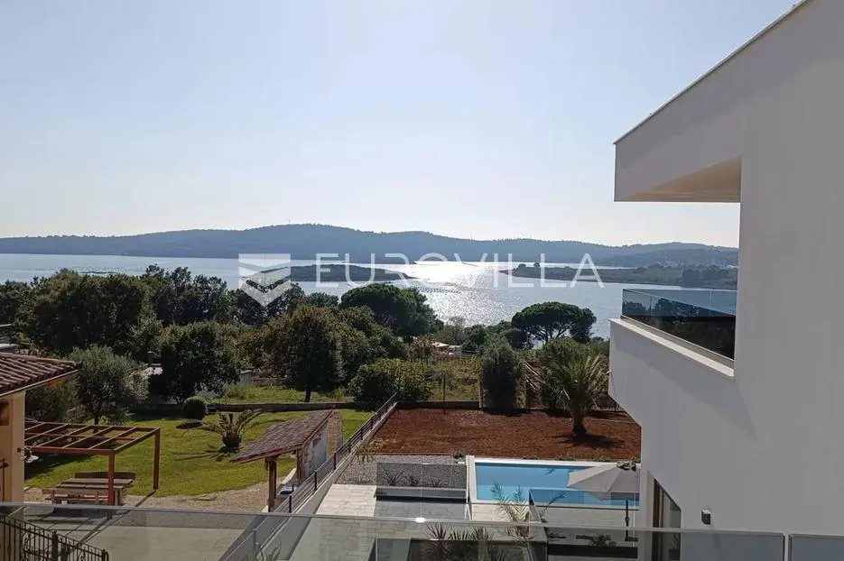 medulin, pomer, prekrasna villa s wellnessom 195 m² s pogledom na more, 150 m od mora - slika 2