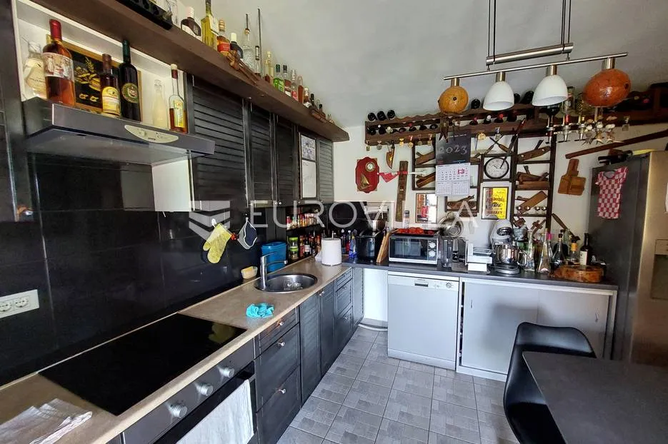 galižana, kuća s predivnom okućnicom i bazenom - slika 48