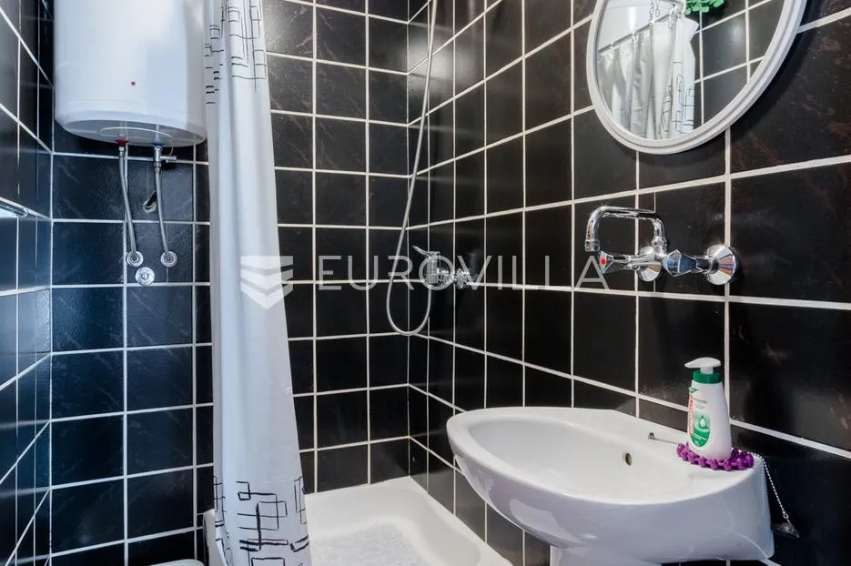 omiš, marušić, prekrasna apartmanska kuća - slika 30