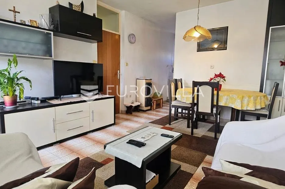 split, pujanke trosoban stan od 79 m² u zgradi te ostavu u podrumu - slika 3