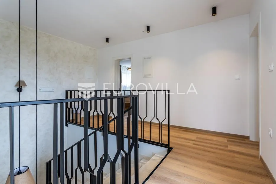 šibenik, luksuzno uređena vila s bazenom - slika 23