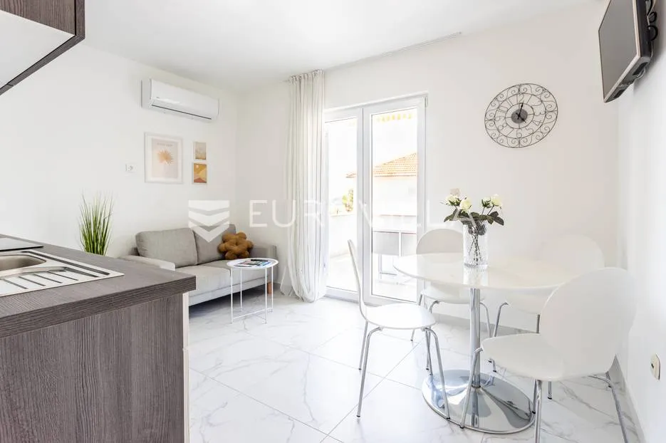 čiovo, okrug donji, apartmanska vila s bazenom - slika 13