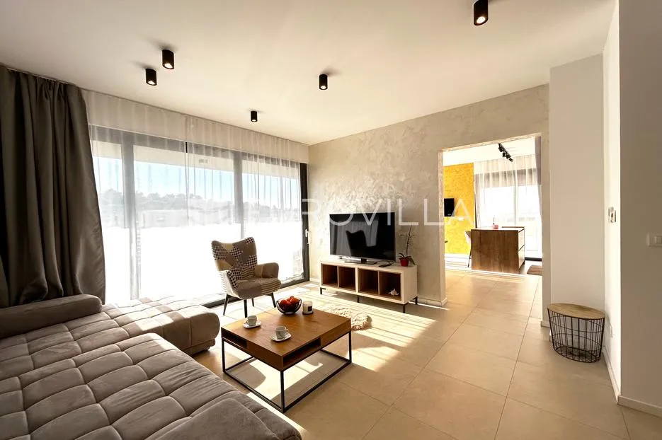 hvar, apartmanska vila sa pet uređenih apartmana - slika 8