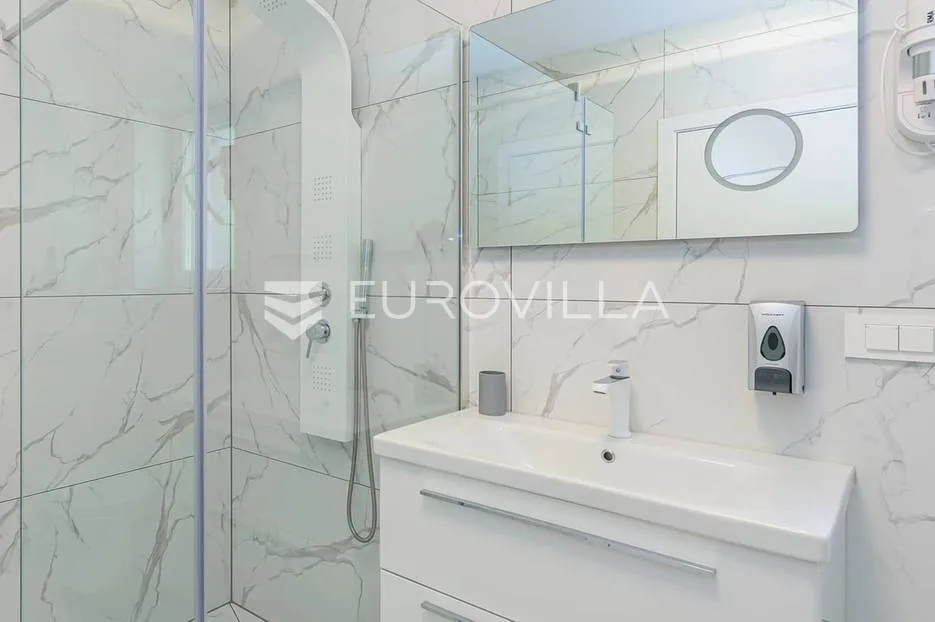 istra, juršići - prekrasna i moderna kuća 243 m2, bazen 40 m2, jacuzzi - slika 16