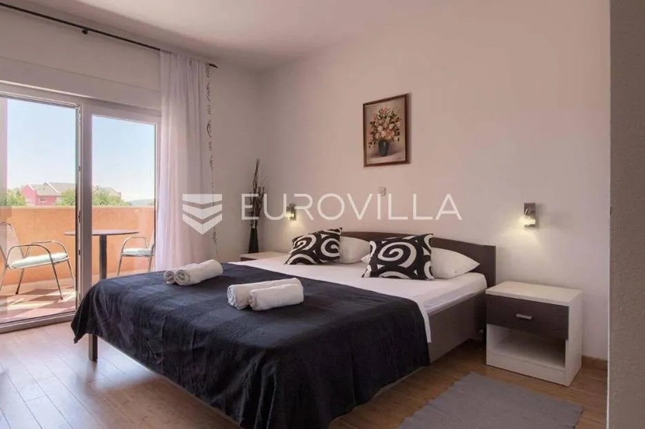 medulin, velika samostojeća kuća 360 m² s bazenom - slika 9
