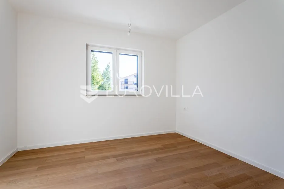 vodice, novogradnja, prostran stan u centru mjesta, 117,53 m² - slika 10