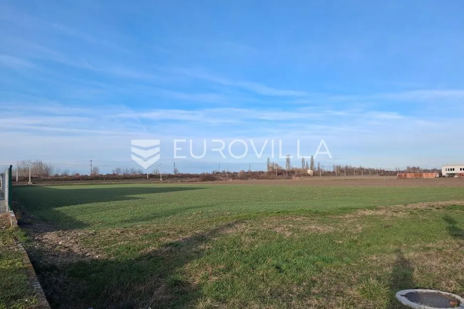 Vinkovci, Vinkovačko Novo Selo, zemljište 7.084 m² u poslovnoj zoni uz obilaznicu