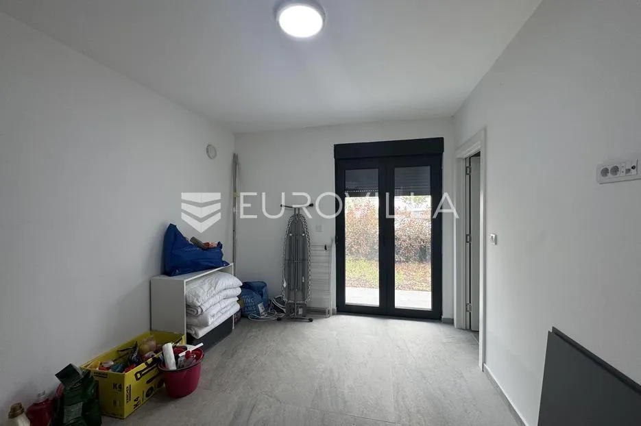 istra, poreč, dvojna kuća 168 m² s 4 spavaće sobe i 3 parkirna mjesta - slika 3