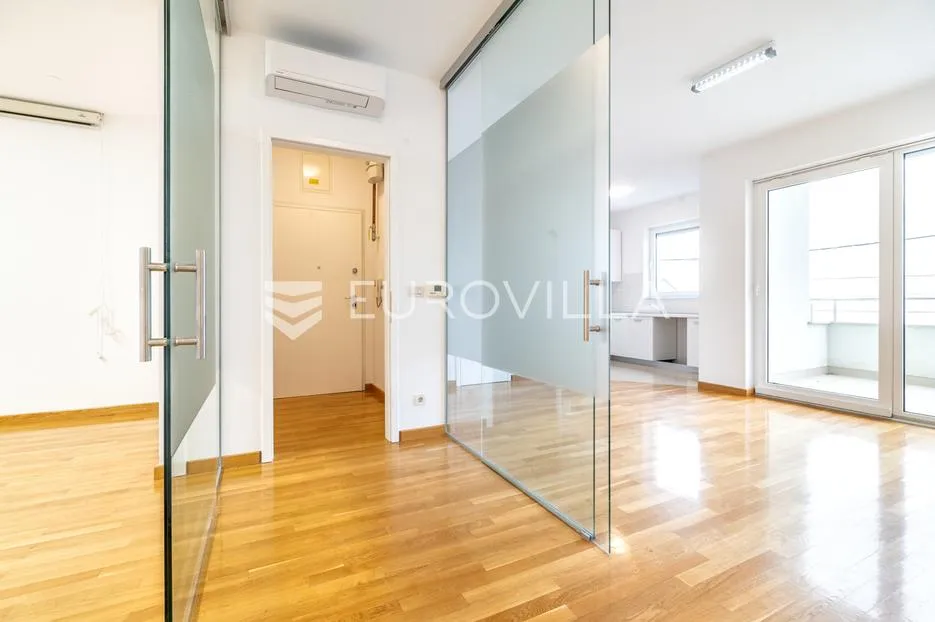 zagreb, gajnice, poslovna zgrada novije gradnje s tri stana, vrtom, ostavom i garažom, 453 m² - slika 2
