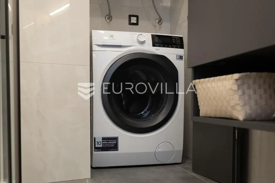 opatija, centar, ekskluzivan stan nkp 65 m2, prvi najam - slika 18
