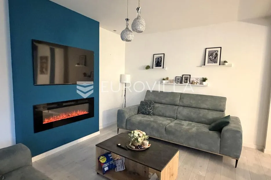 đakovo, centar, novouređena kuća 250 m² - slika 3