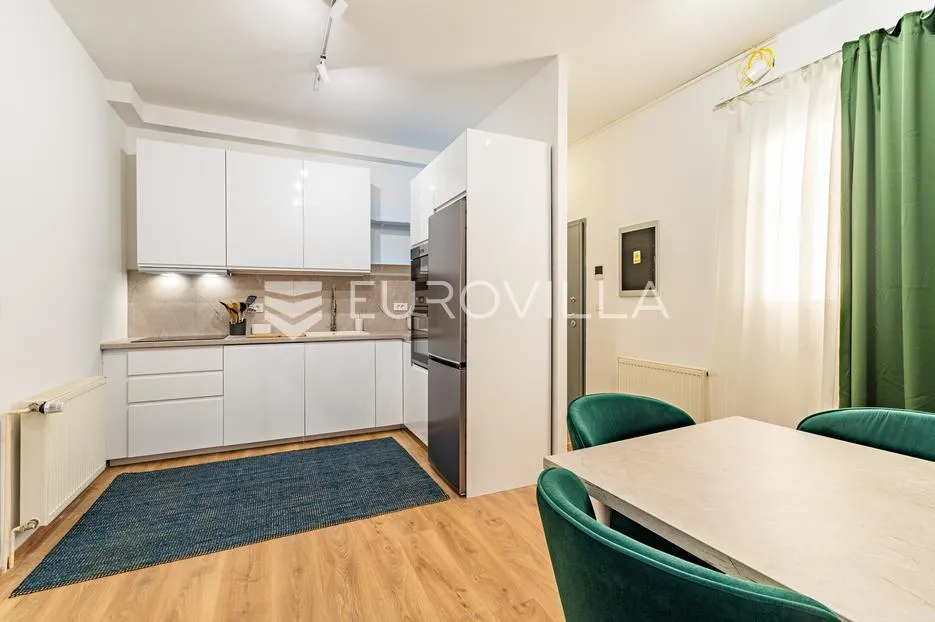 varaždin, centar trosoban stan površine 76,60 m² - slika 1