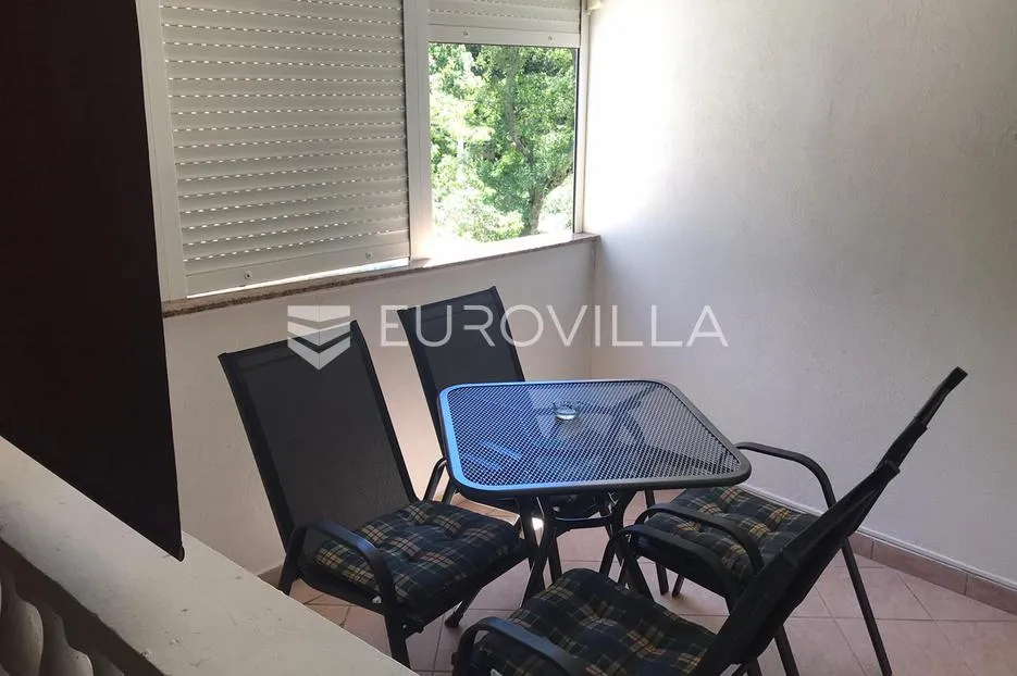 starigrad, tribanj, prostrana kuća s pogledom na more i šest apartmana - slika 11