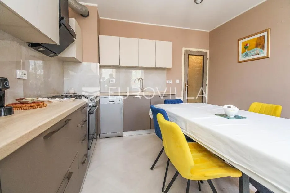 Istra, Rovinj, Atraktivan dvosobni stan 400 m od centra starog grada
