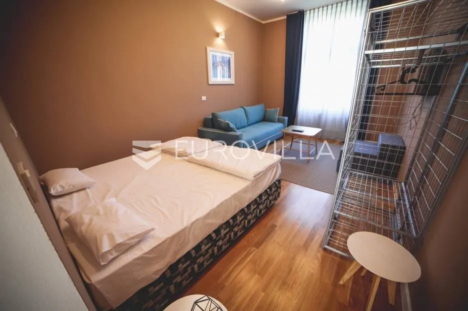centar stan 205m2 podijeljen na 5 apartmana i sobu - slika 6