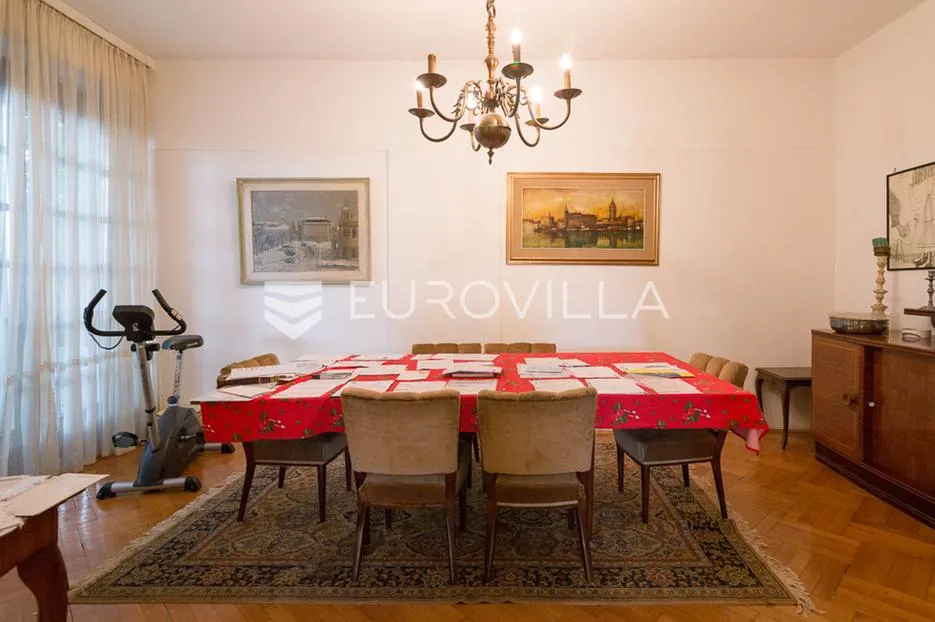 zagreb, tuškanac, prekrasan šesterosoban stan na 1. katu s terasom 70 m2 - slika 11
