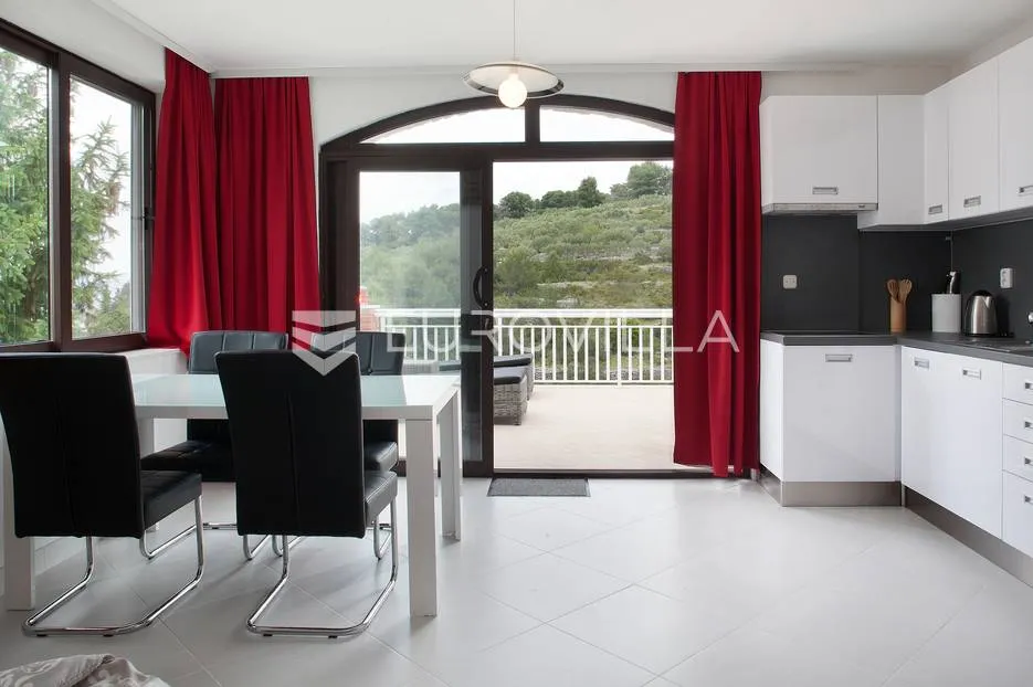 šolta, stomorska, mediteranska vila s bazenom i teniskim terenom - slika 16