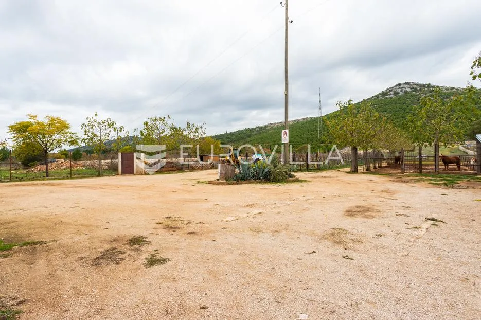 dubrava kod šibenika, uhodani konjički klub na parceli od 20.000,00 m² - slika 6