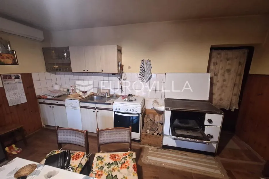 generalski stol, dobrenići, kuća 180 m², 300 m do mrežnice - slika 2