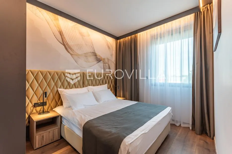 varaždin, centar useljiv dvosobni stan 30 m² s uključenim režijama - slika 2