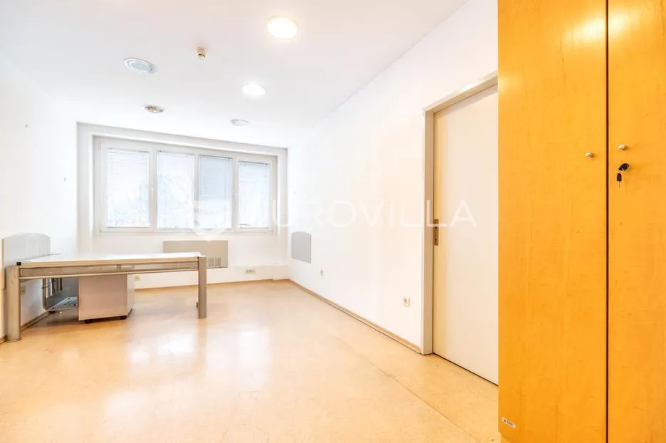 zagreb, savica, poslovni prostor uredske namjene 452 m² na 2. katu poslovne zgrade - slika 2