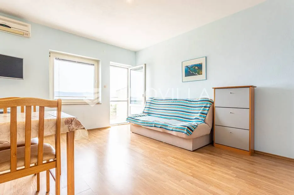 omiška rivijera- lokva rogoznica, apartmanska kuća s 8 stanova, udaljena 300 m od mora. - slika 14
