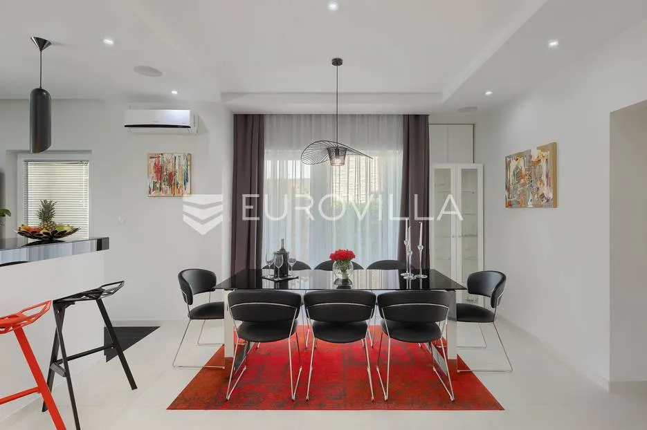 rovinj, rovinjsko selo, prekrasna villa s wellnessom i bazenom, 224 m² - slika 46