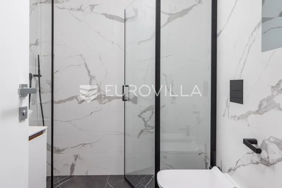 opatija, centar, višesoban stan u novogradnji s 4 parkirna mjesta nkp 247 m2 - slika 3