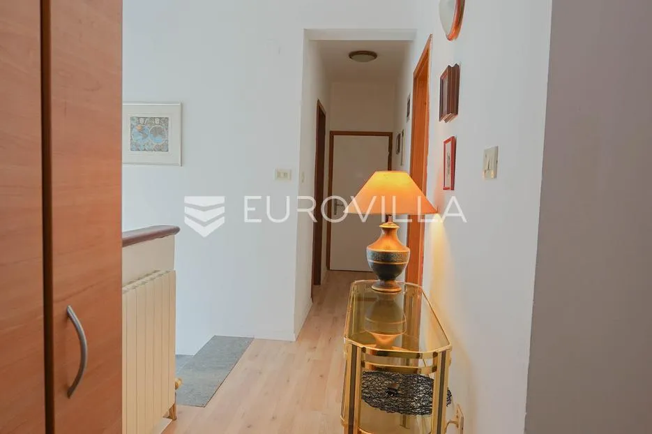 zadar, bokanjac, prostrana kuća površine 376 m² s velikim potencijalom - slika 51