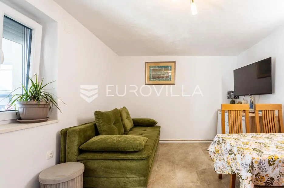 čiovo, okrug gornji, trosoban stan sa studio apartmanom, vrtom i pogledom na more - slika 15