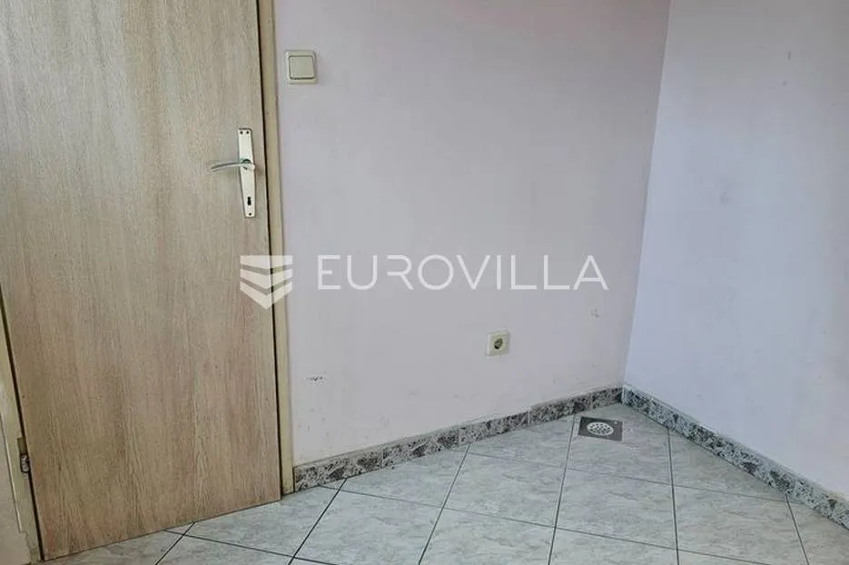 pula, centar, poslovni prostor od 36 m² - slika 6