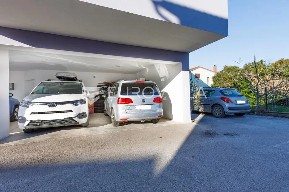 pula, moderan trosoban stan s apartmanom, vrtom i terasom, 136 m² - slika 20
