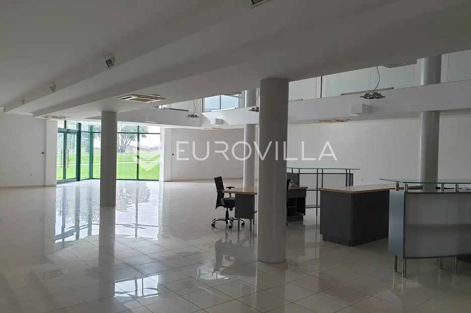 poslovna zgrada za zakup 1276 m² s nenatkrivenom terasom 140 m² novi zagreb, buzin - slika 2