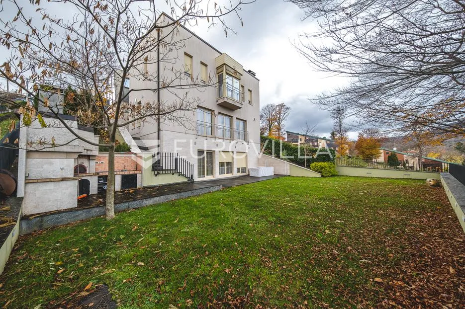 zagreb, gornje prekrižje, ekskluzivna obiteljska vila 376 m² na zemljištu od 704 m² - slika 22