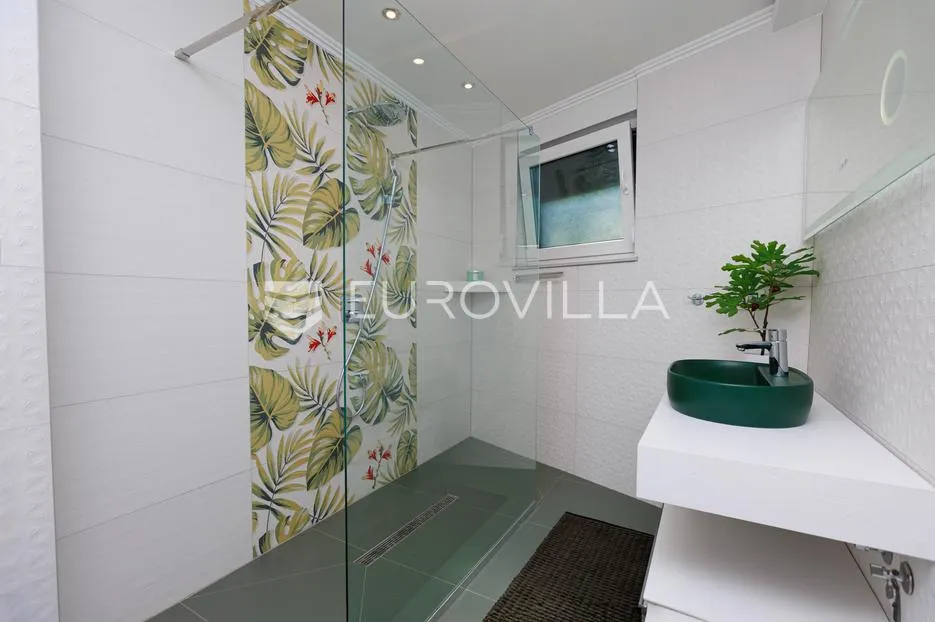 rijeka, kostrena, paveki villa s 2 stana, pomoćnim objektom i bazenom, 279 m² - slika 44