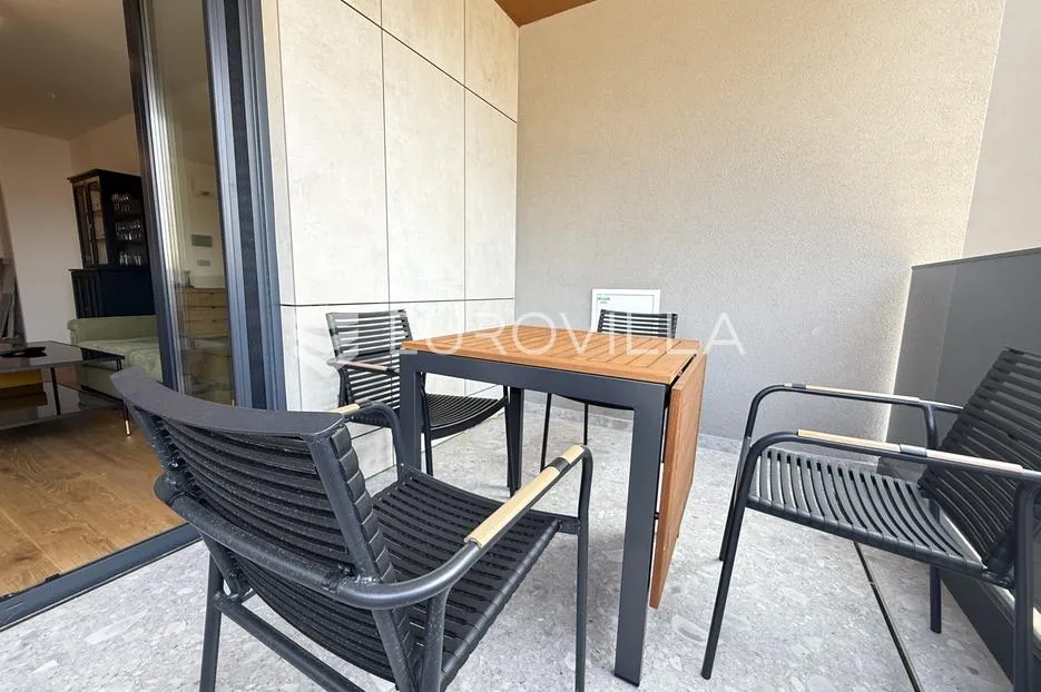 pula, centar, moderni i vrhunski dvosobni stan, 2. kat, 66.31 m², naktriven parking, lift, smart home - slika 4