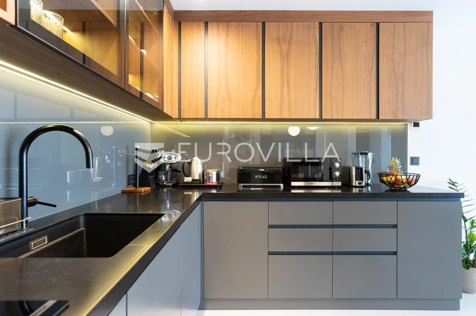 istra, rovinj, dugoročni najam dvosobnog luksuznog stana 76 m² na top lokaciji - slika 23
