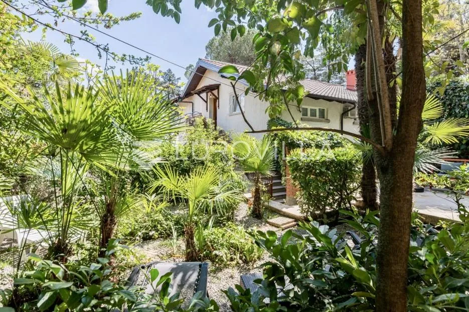 opatija, centar, prekrasna etaža kuće 141 m² u vili iz talijanskog doba - slika 1