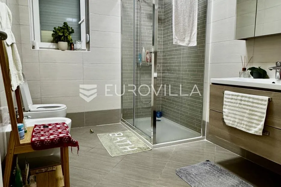 istra, novigrad, stan 120 m² krovna terasa 150 m²,na top lokaciji 500 m od centra grada - slika 10