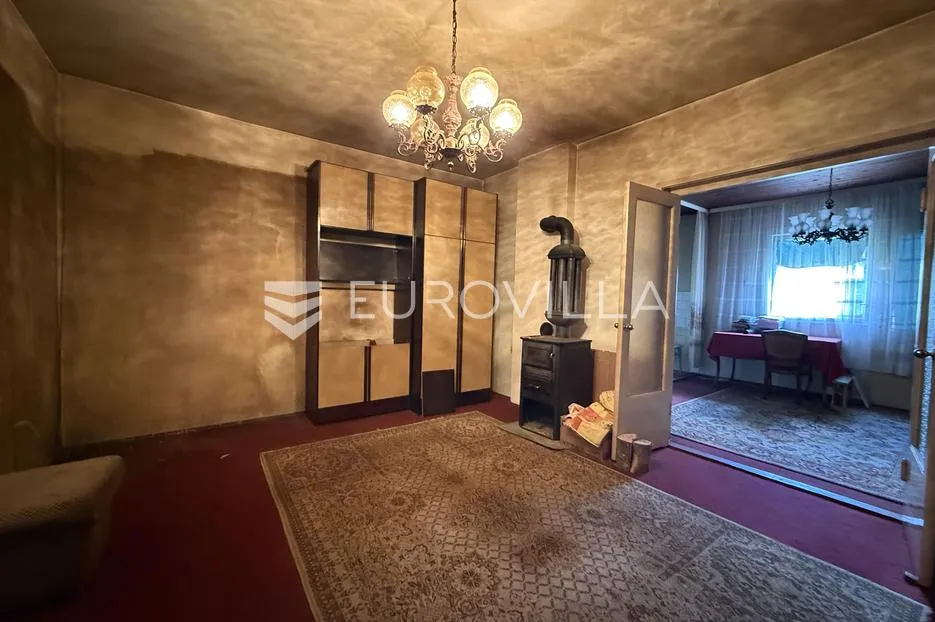 Beli Manastir, kuća u strogom centru, 160 m²
