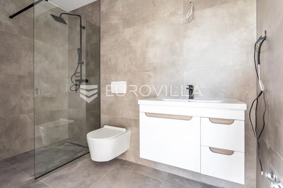 vodice, prostran dvosoban stan, 115,56 m² - slika 10