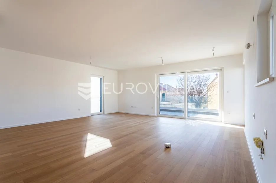 vodice, novogradnja, prostran stan u centru mjesta, 117,53 m² - slika 3
