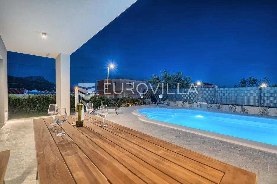 kaštel novi, novoizgrađena vila za dugoročni najam - slika 38