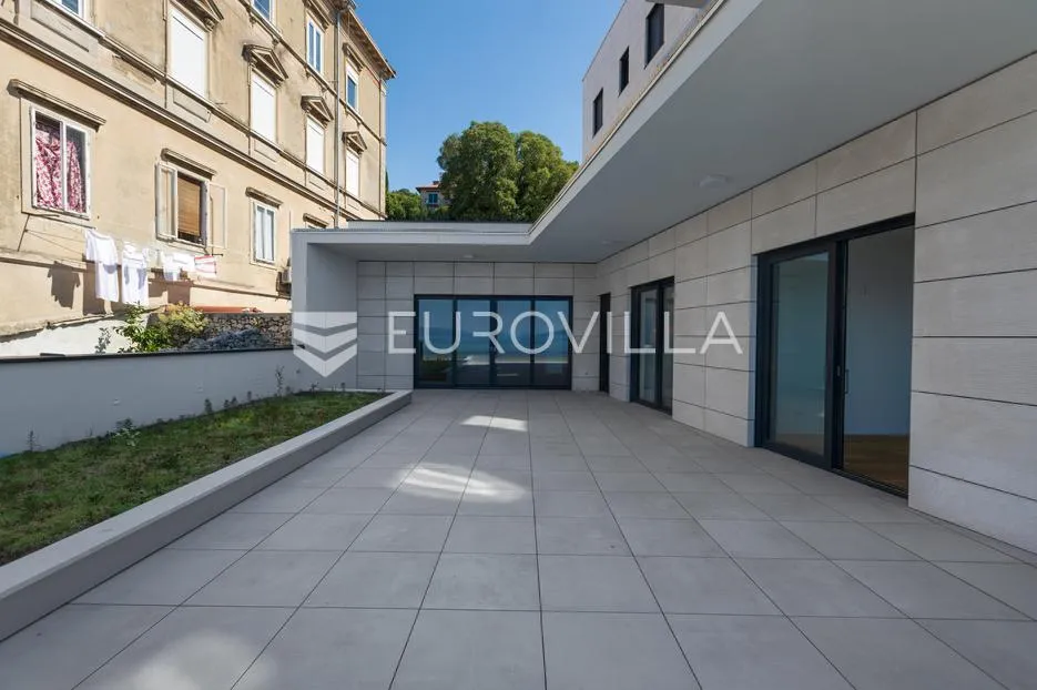 rijeka, pećine, novogradnja, luksuzan četverosoban stan 200,29 m² prvi red do mora - slika 10